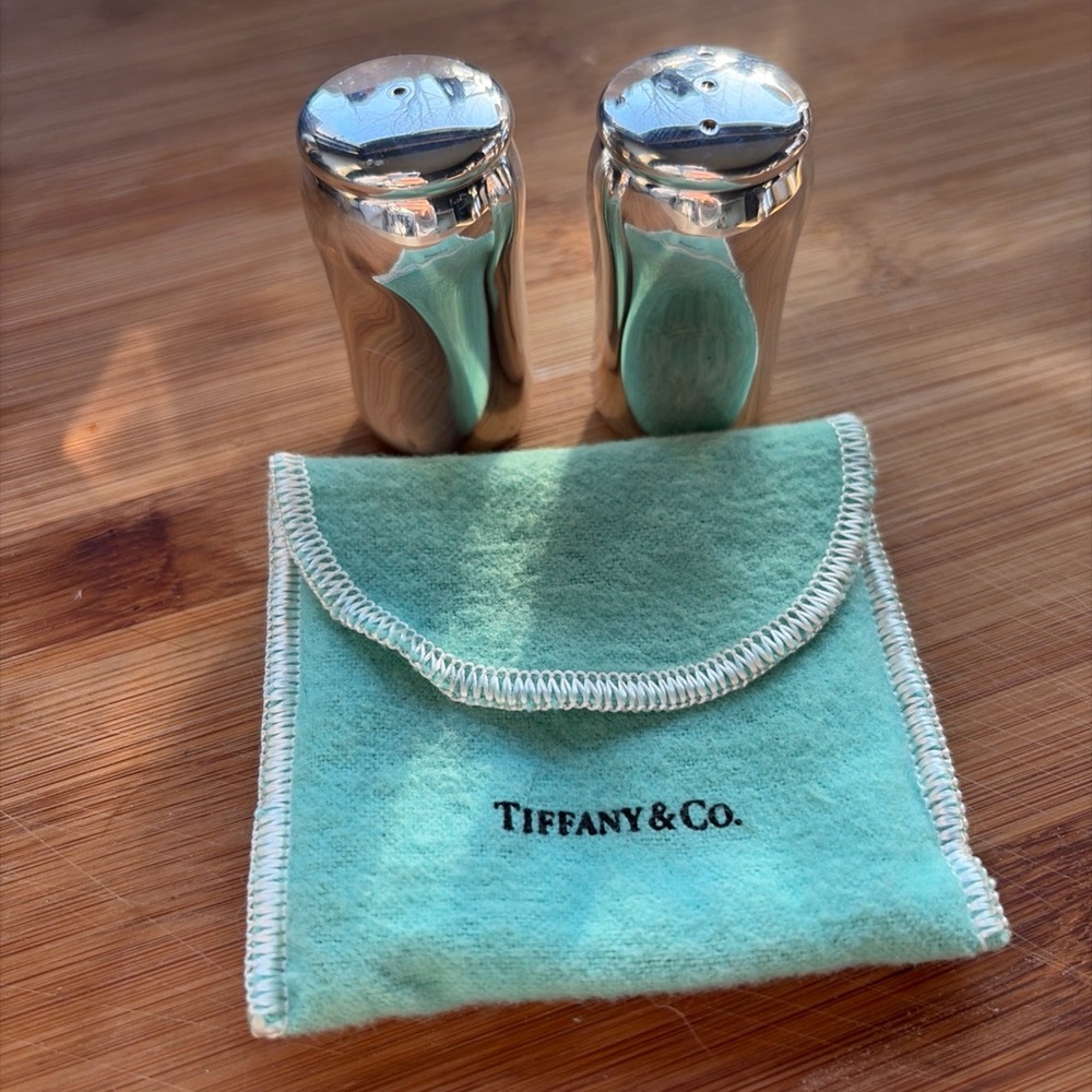 Elsa Perreti thumbprint salt and pepper shakers for Tiffany & Co.